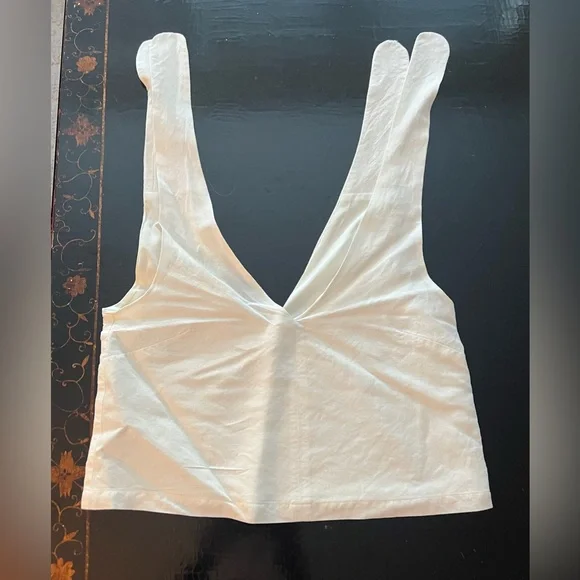 Emerson Fry Shoulder Tie Top in White Linen Blend - Picture 5 of 6